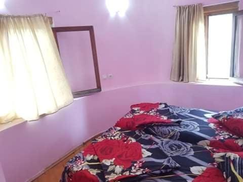 Old House Hotel อูเรคี ภายนอก รูปภาพ